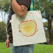 Load image into Gallery viewer, Apple Tote!
